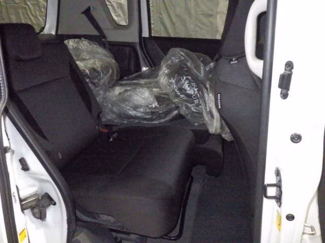 MITSUBISHI DELICA D:2