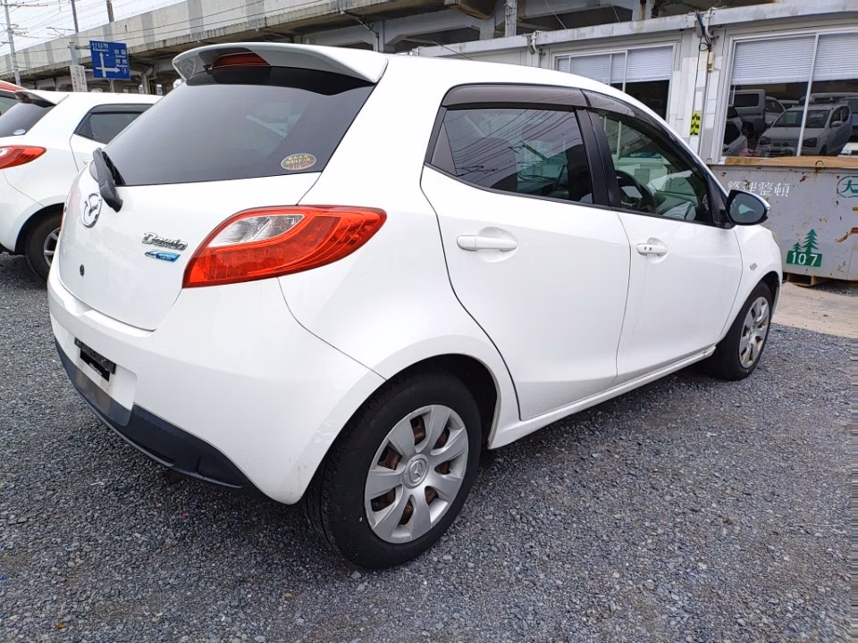 MAZDA DEMIO