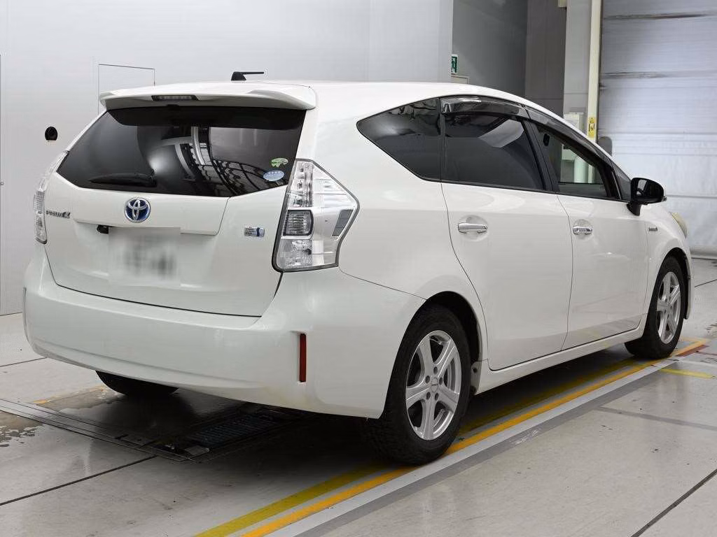 TOYOTA PRIUS ALPHA