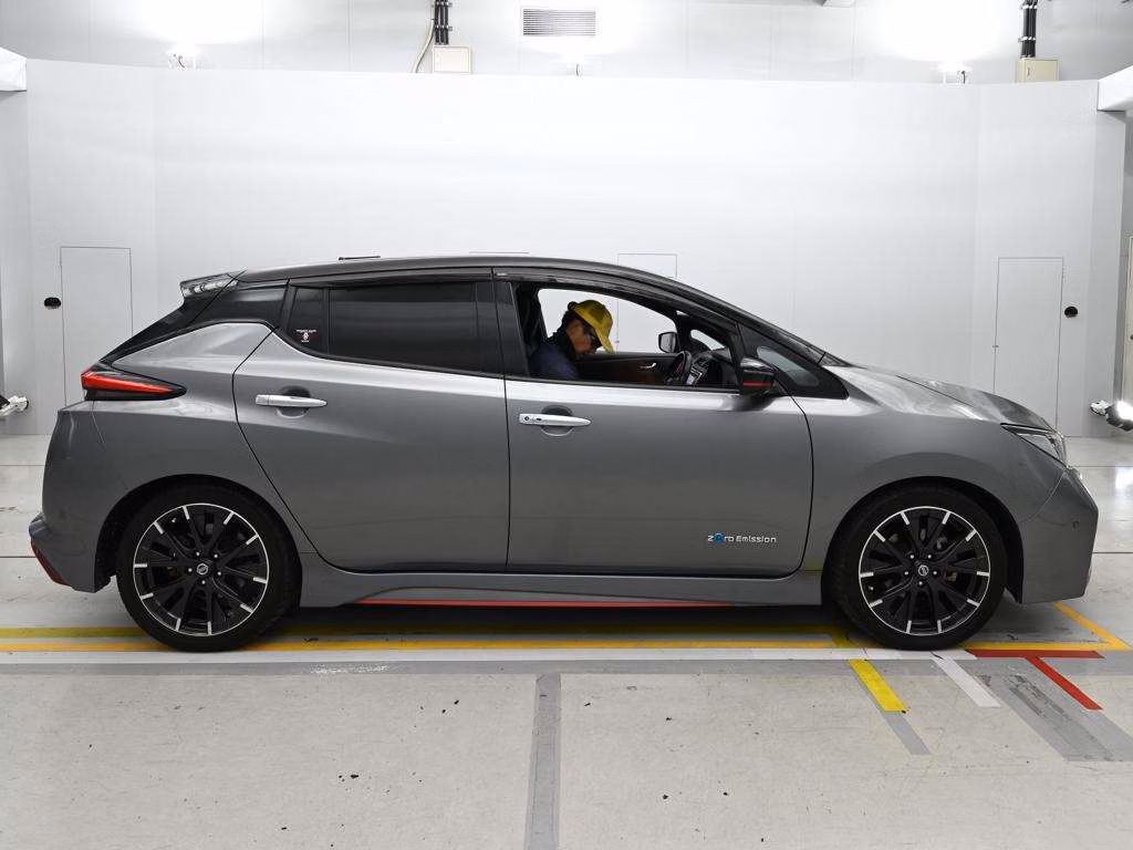 NISSAN LEAF