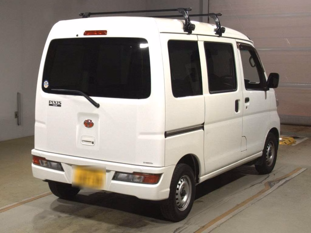 TOYOTA PIXIS VAN