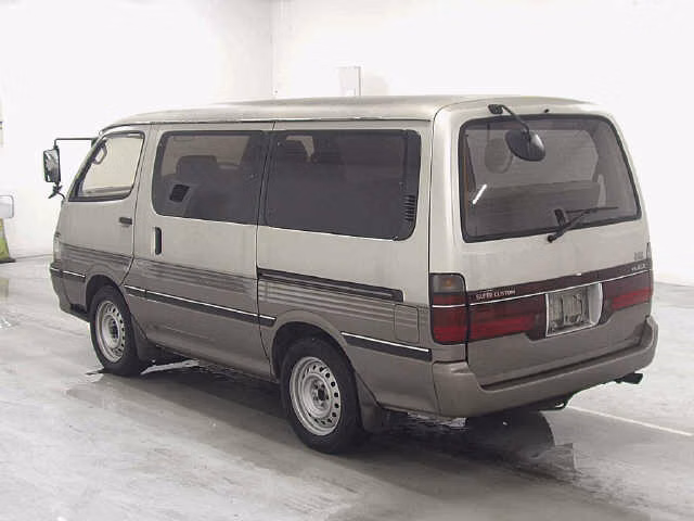 TOYOTA HIACE