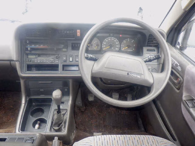 TOYOTA HIACE