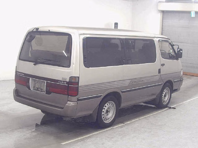TOYOTA HIACE