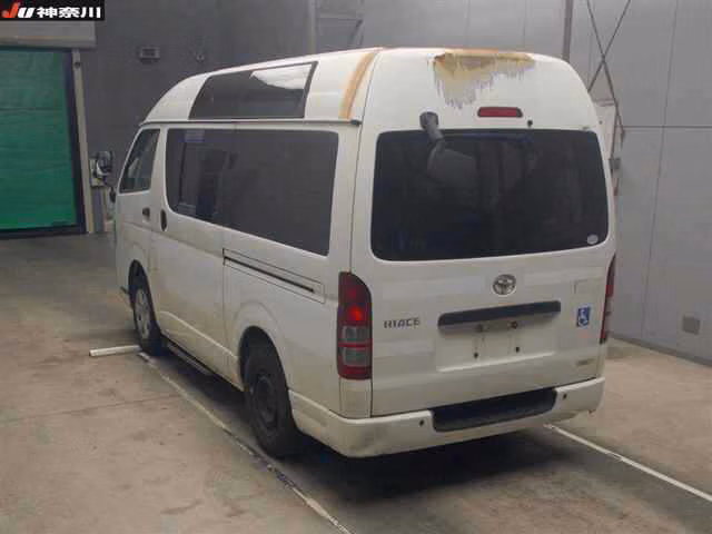 TOYOTA REGIUS ACE