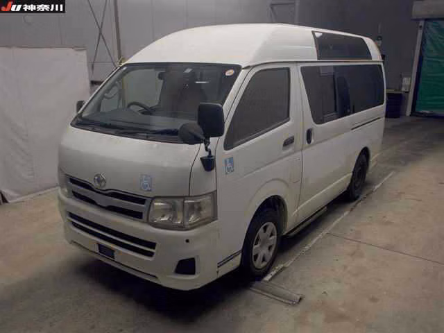 TOYOTA REGIUS ACE
