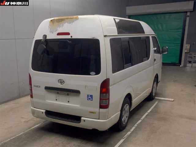 TOYOTA REGIUS ACE