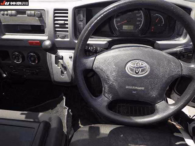TOYOTA REGIUS ACE