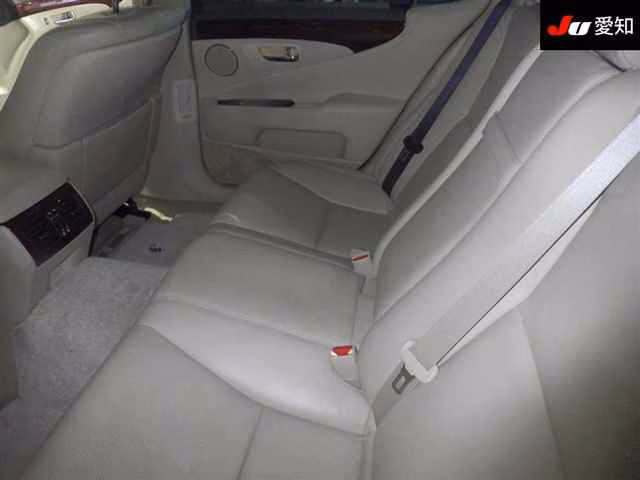 LEXUS LS460
