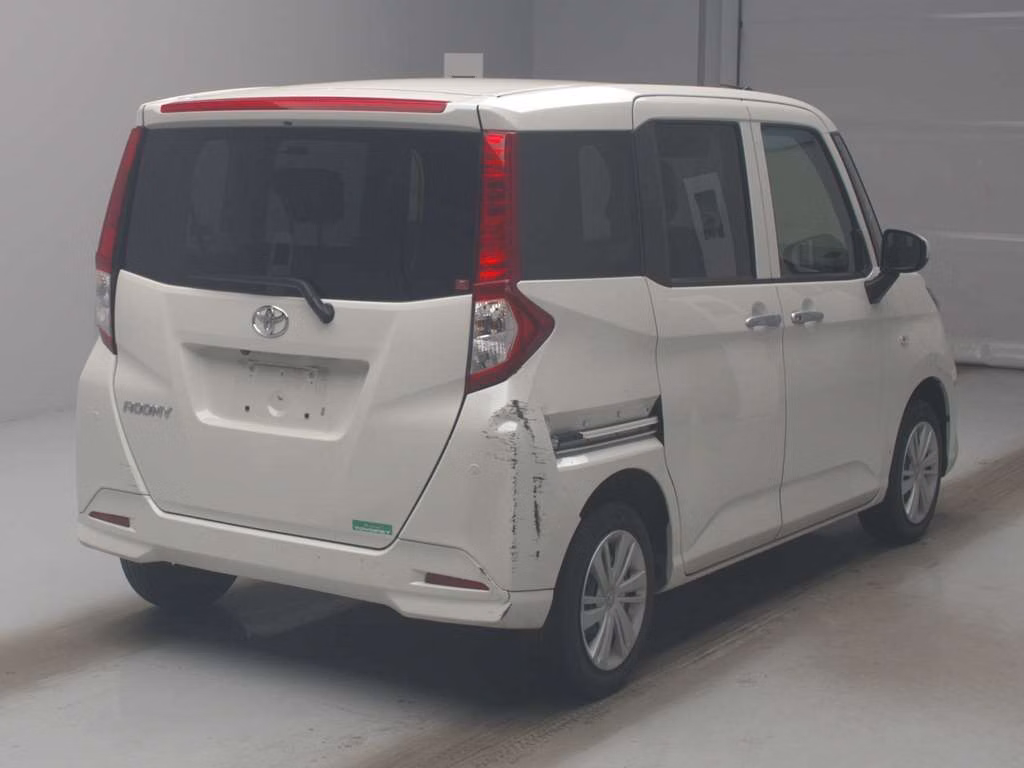 TOYOTA ROOMY