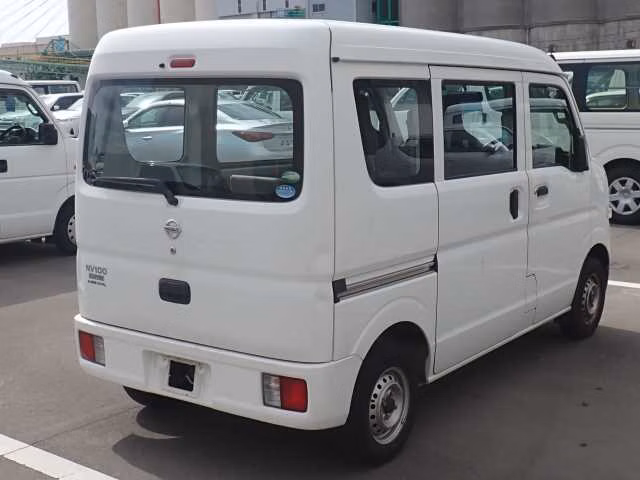 NISSAN NV100 CLIPPER