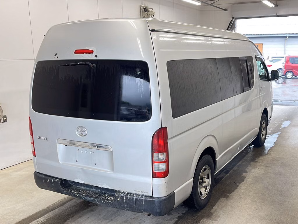 TOYOTA REGIUS ACE