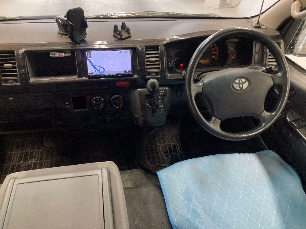 TOYOTA REGIUS ACE
