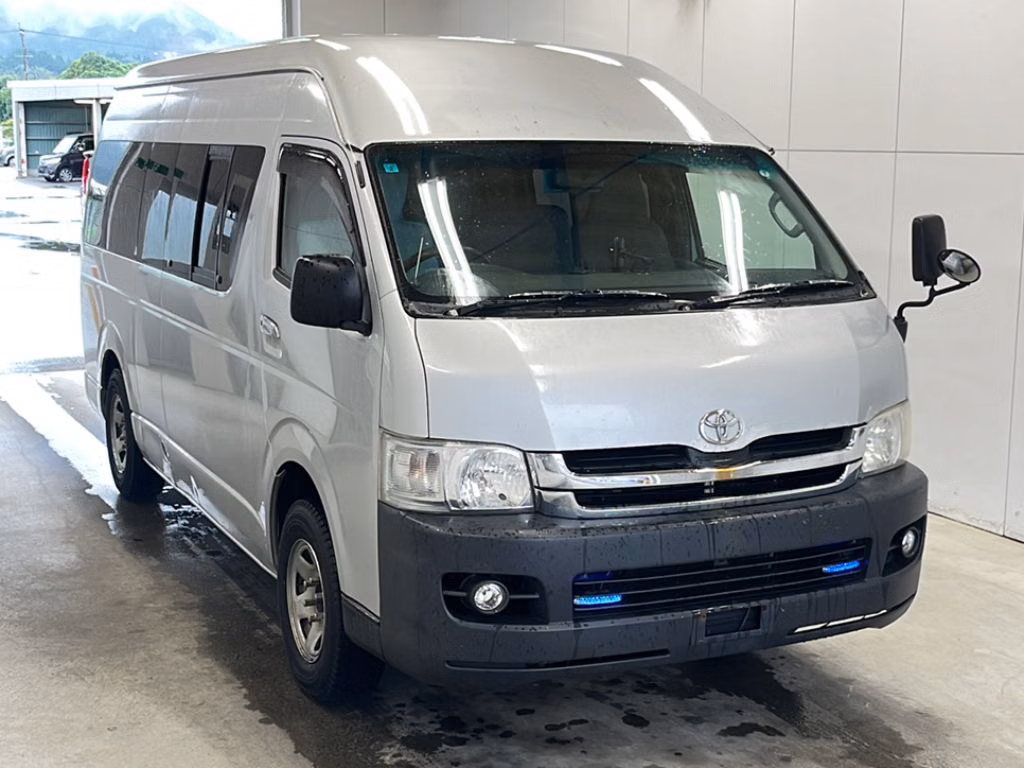 TOYOTA REGIUS ACE