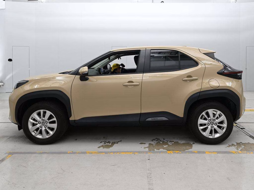 TOYOTA YARIS CROSS
