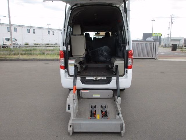 NISSAN NV350 CARAVAN