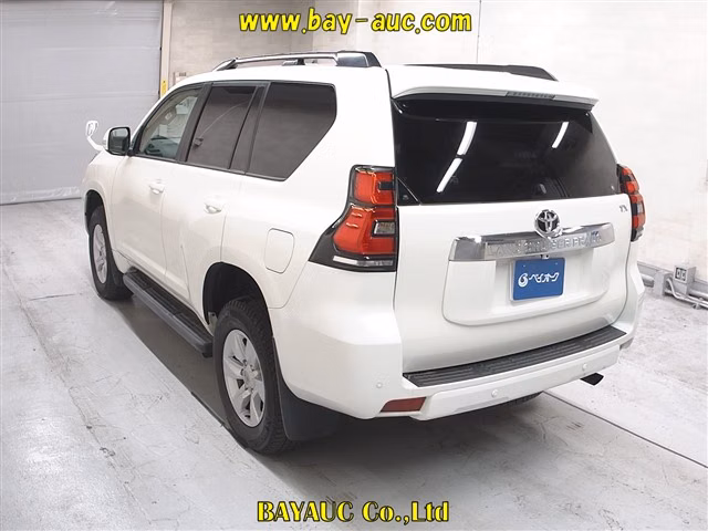 TOYOTA LAND CRUISER PRADO