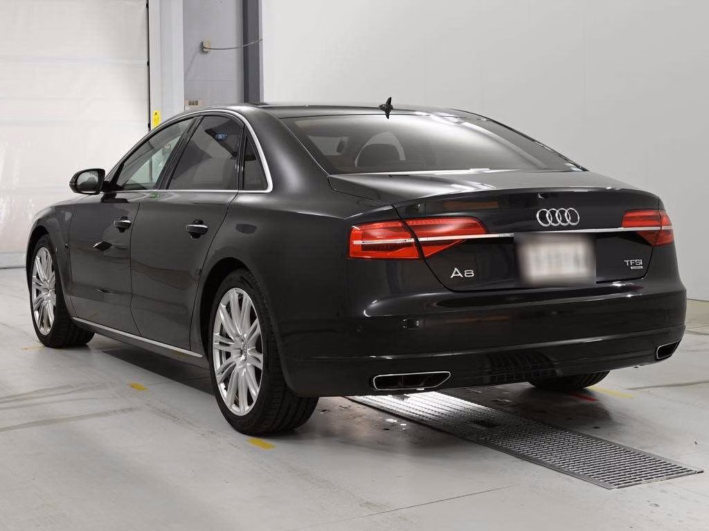 AUDI A8