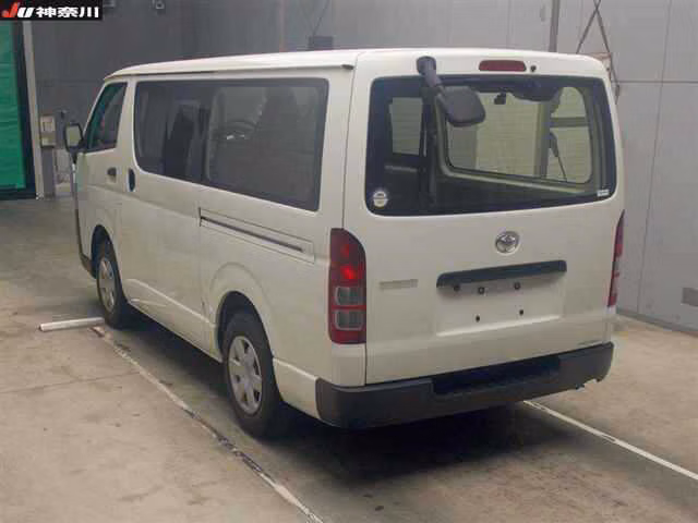 TOYOTA REGIUS ACE