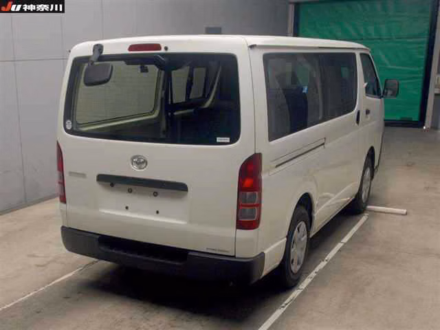 TOYOTA REGIUS ACE