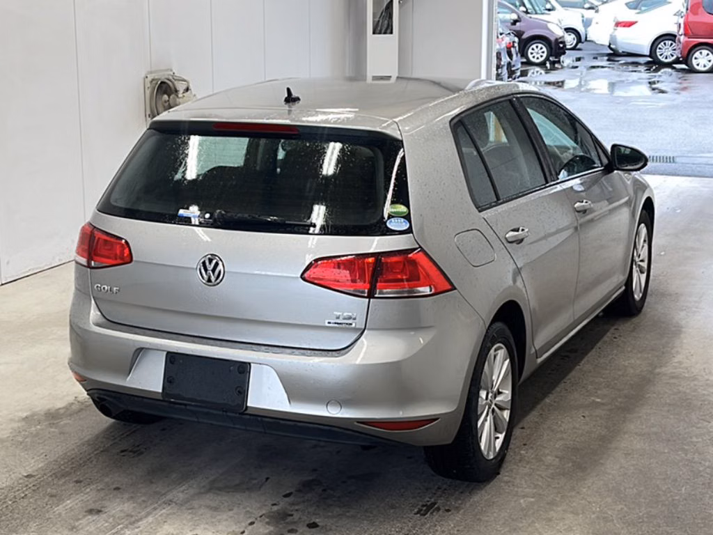 VOLKSWAGEN GOLF