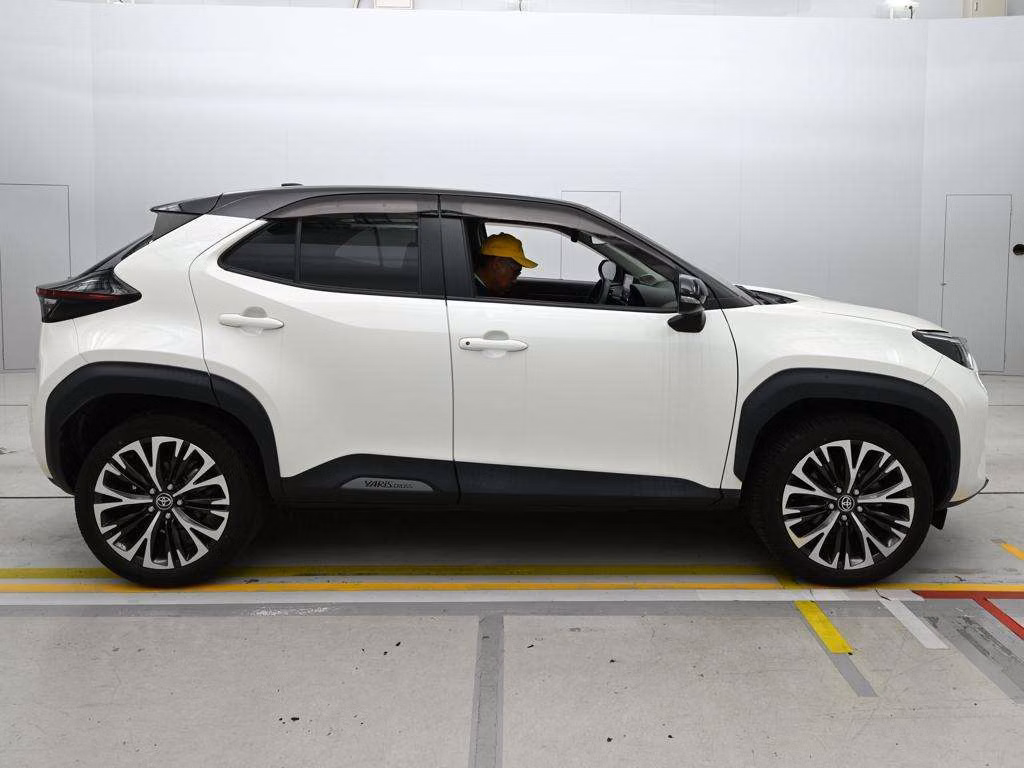 TOYOTA YARIS CROSS