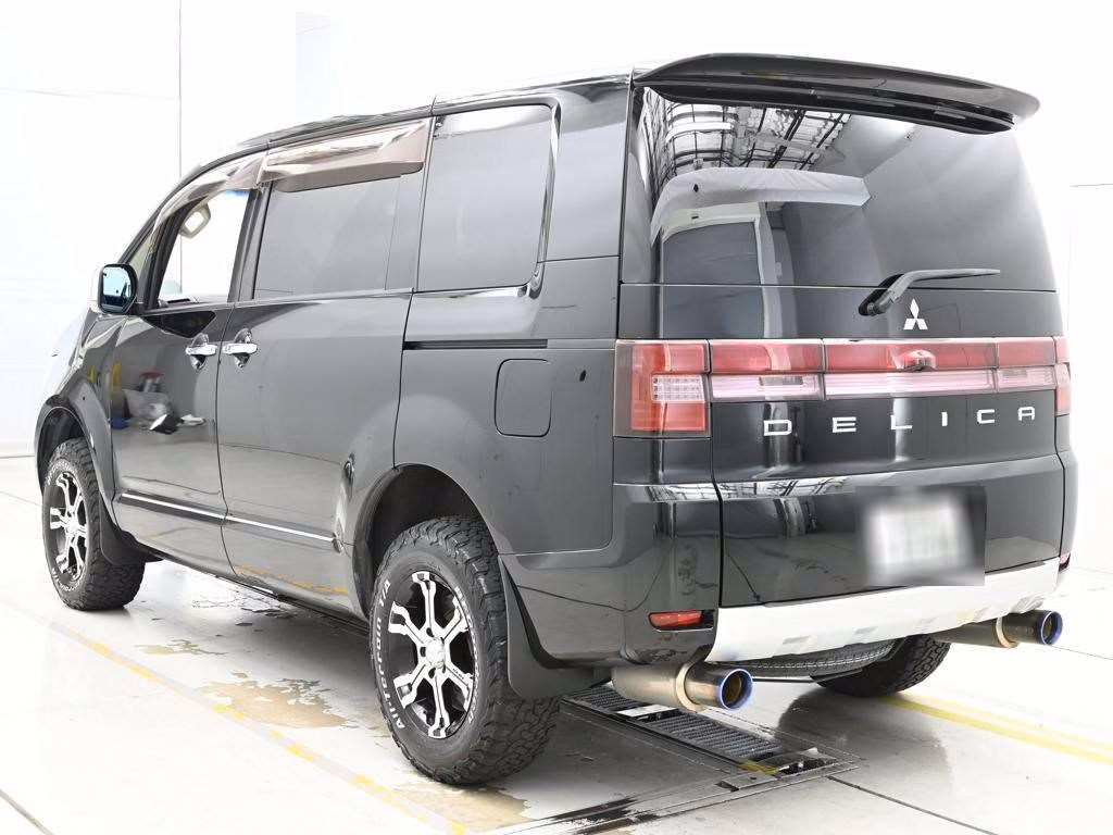 MITSUBISHI DELICA D:5