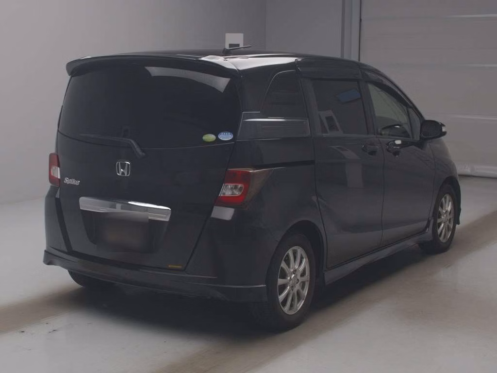 HONDA FREED SPIKE