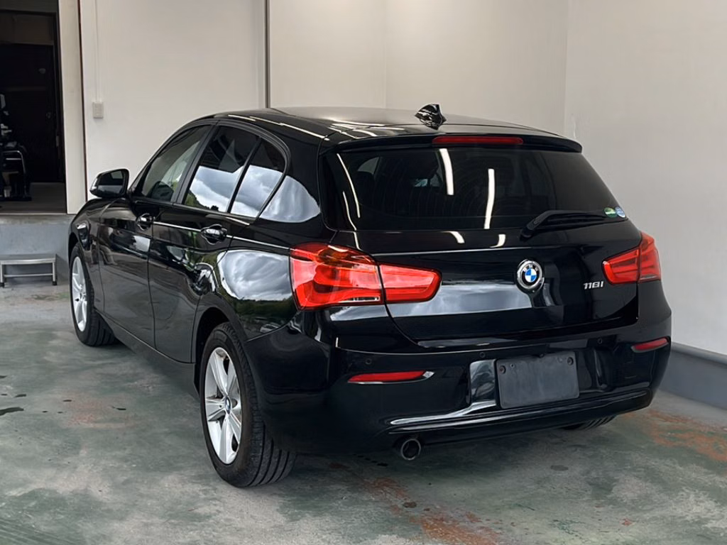 BMW 1-SERIES