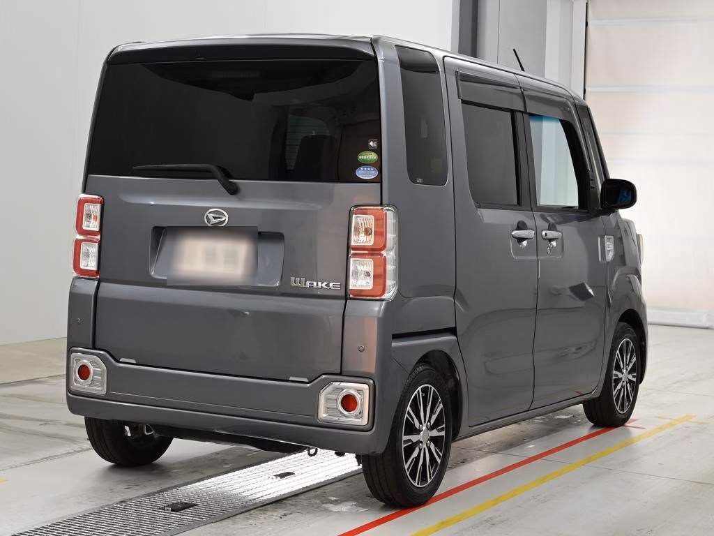 DAIHATSU WAKE