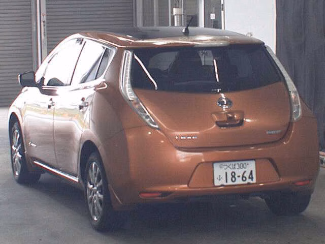 NISSAN LEAF