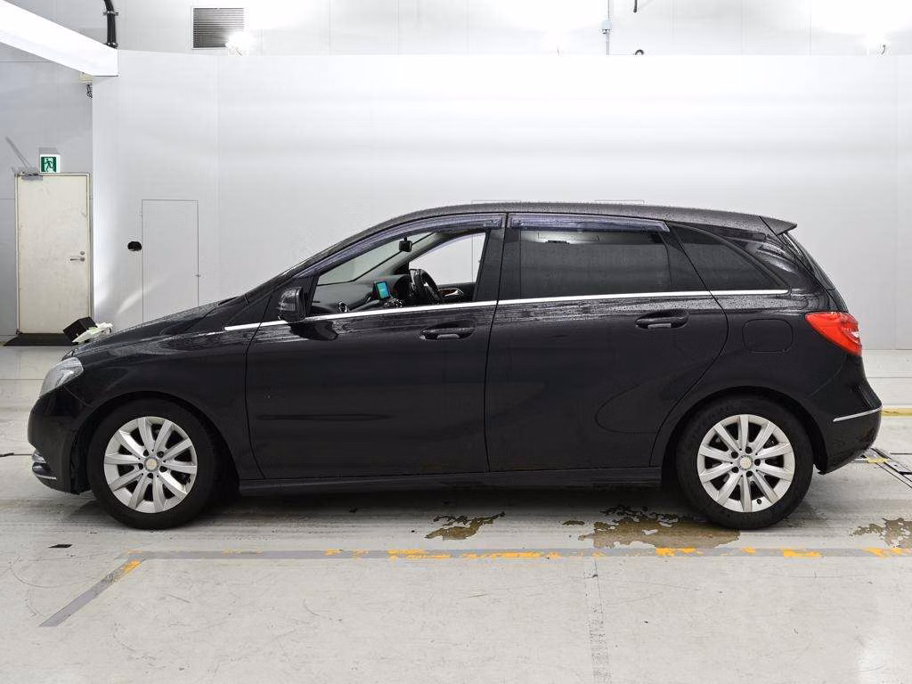 MERCEDES-BENZ B-CLASS