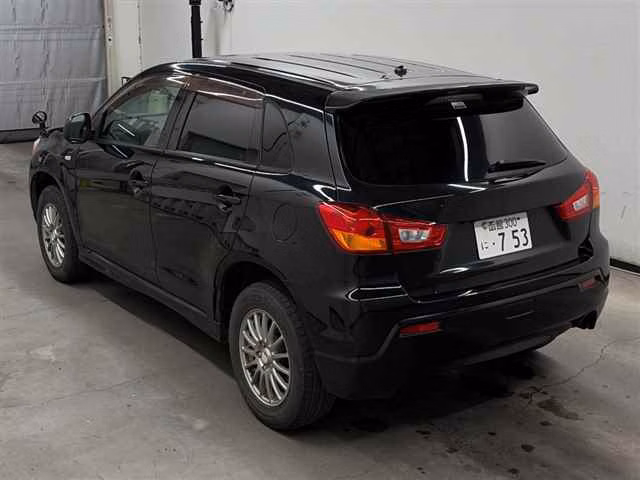 MITSUBISHI RVR
