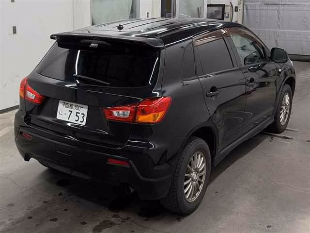MITSUBISHI RVR