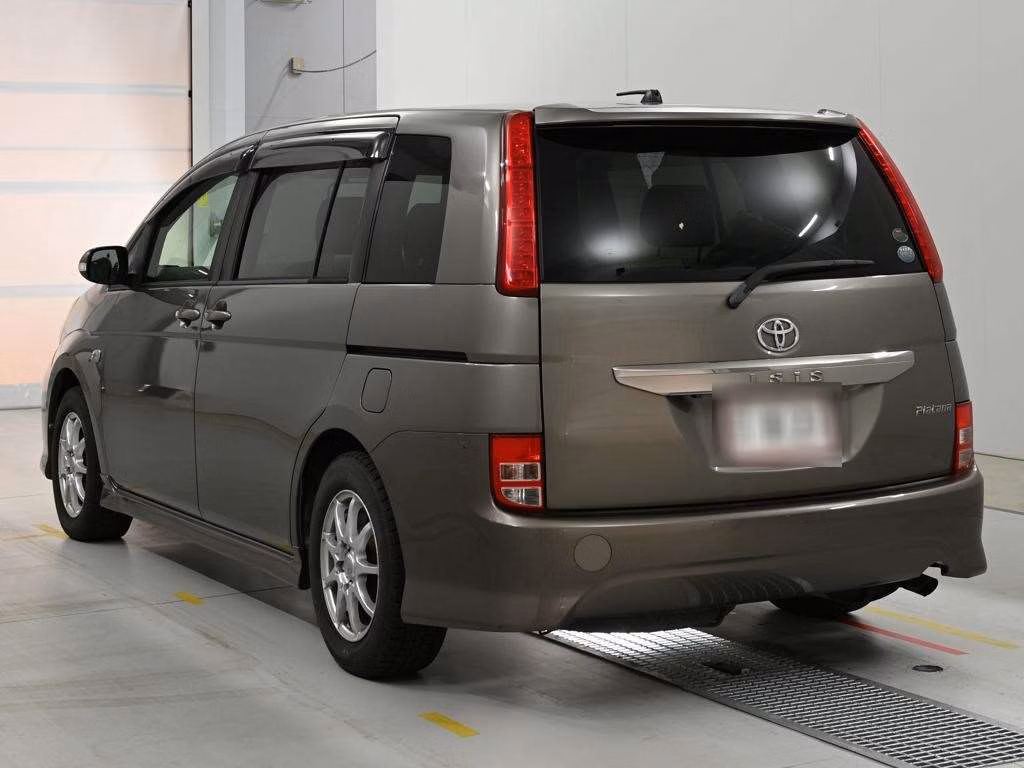 TOYOTA ISIS