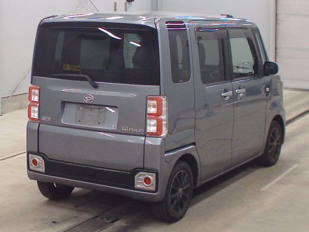 DAIHATSU WAKE