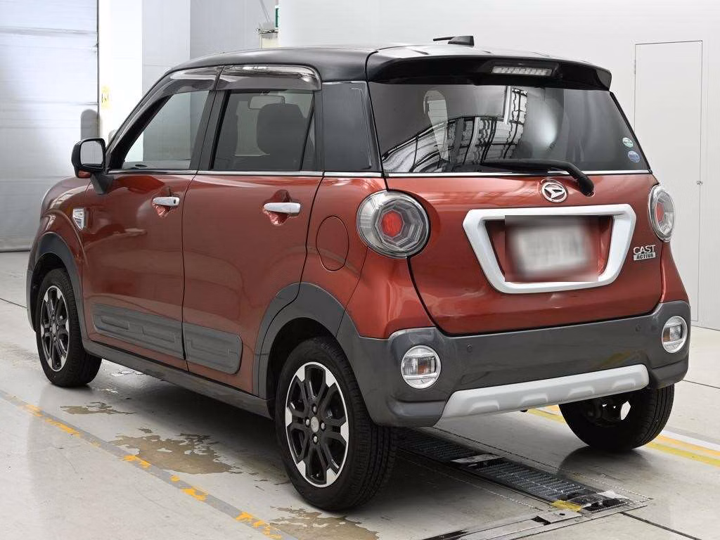 DAIHATSU CAST