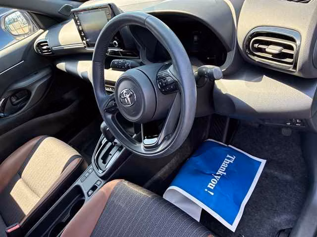 TOYOTA YARIS CROSS