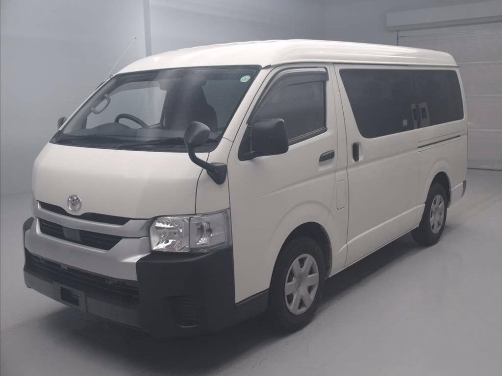 TOYOTA HIACE