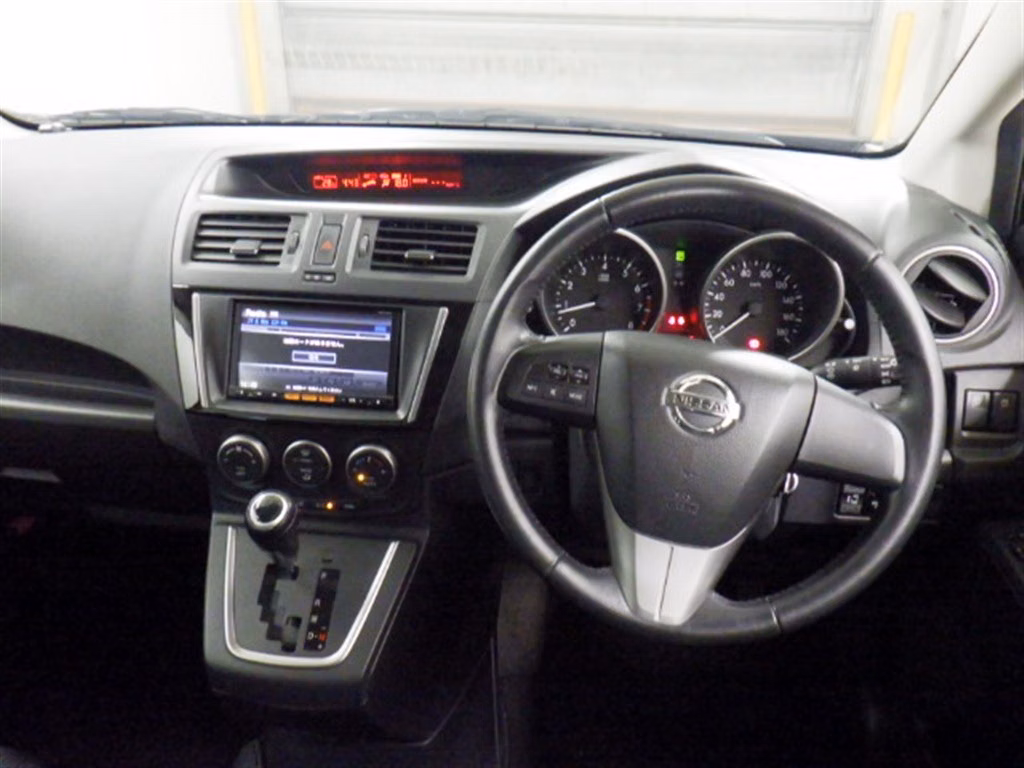 NISSAN LAFESTA