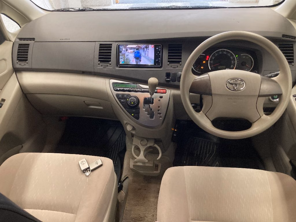 TOYOTA ISIS