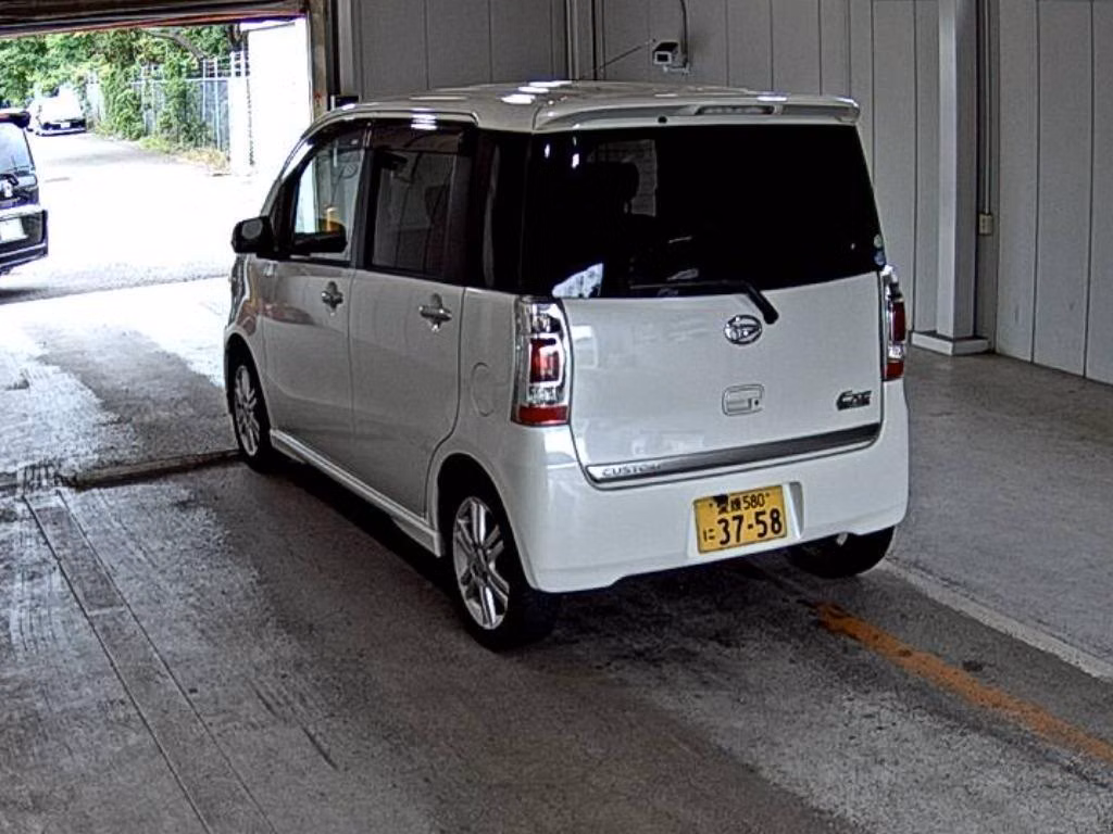 DAIHATSU TANTO EXE
