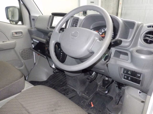 NISSAN NV100 CLIPPER
