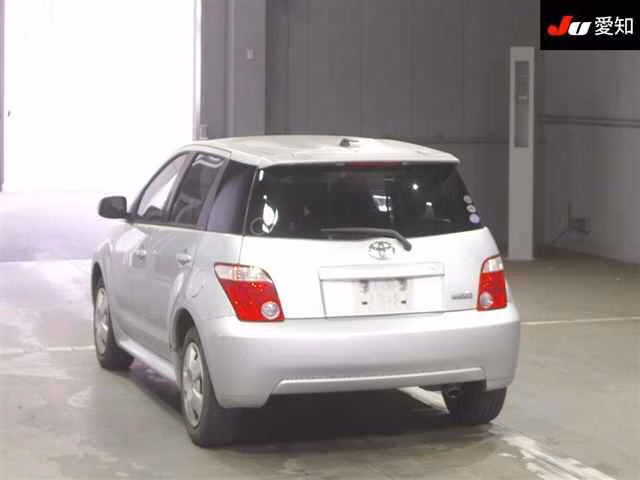 TOYOTA IST