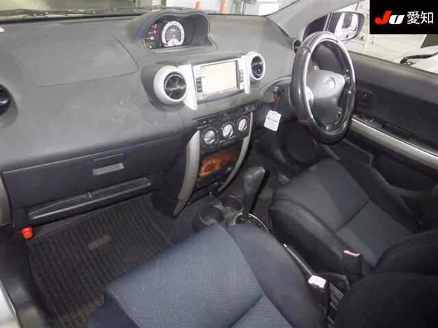 TOYOTA IST