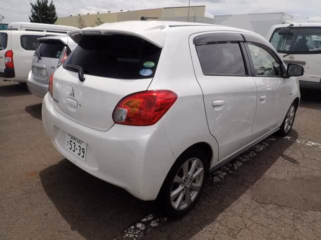 MITSUBISHI MIRAGE