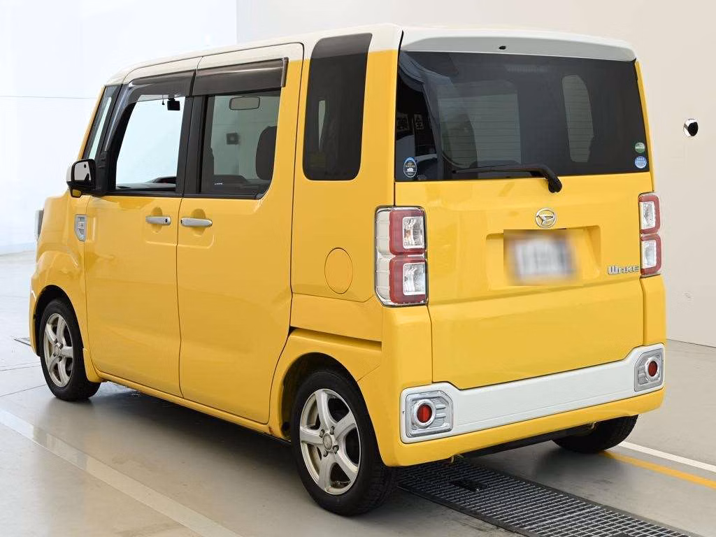 DAIHATSU WAKE