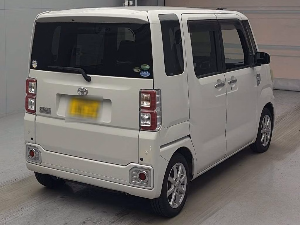 TOYOTA PIXIS MEGA