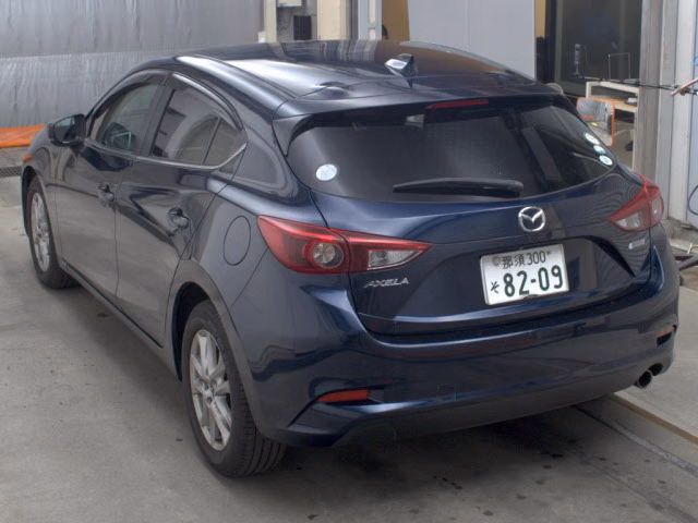 MAZDA AXELA