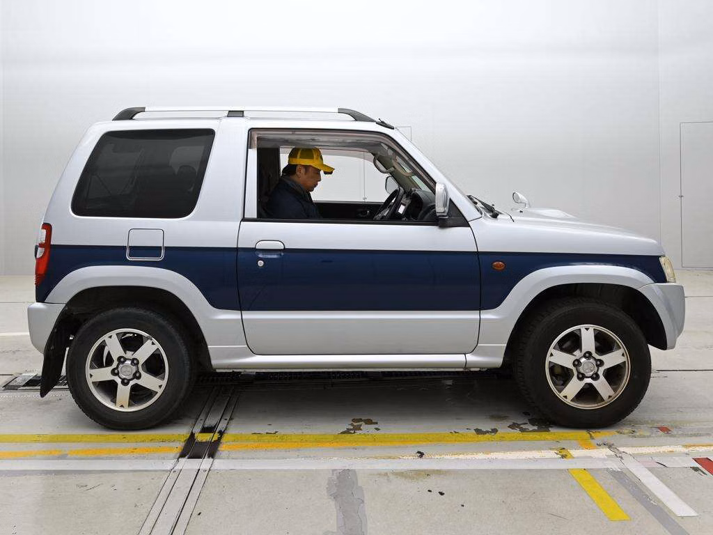 MITSUBISHI PAJERO MINI